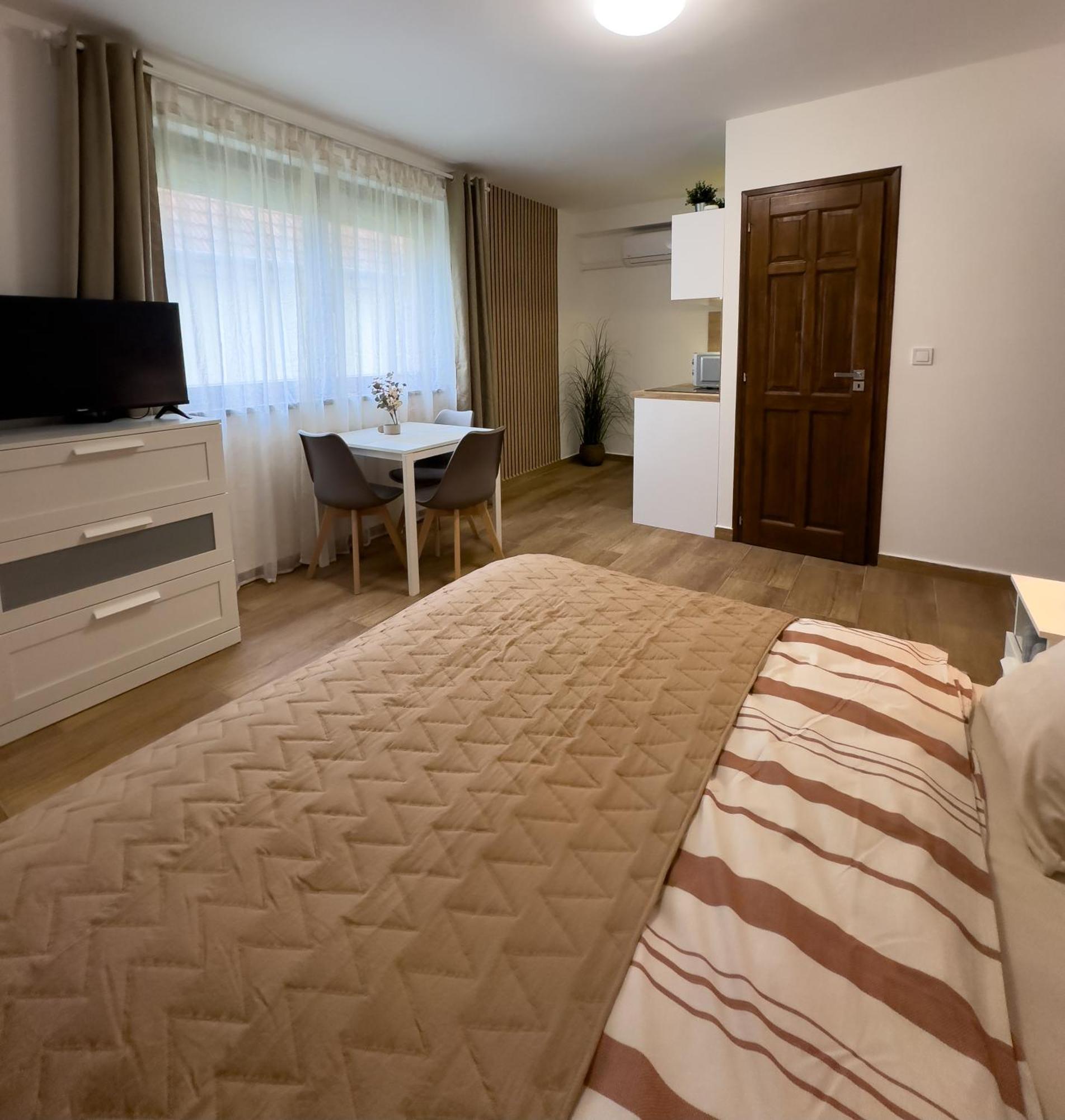 Demjén Rp Apartmanhaz מראה חיצוני תמונה